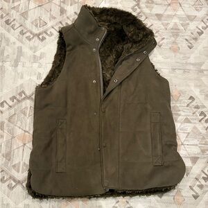 Tuckernuck reversible faux suede and shearling vest, size Medium